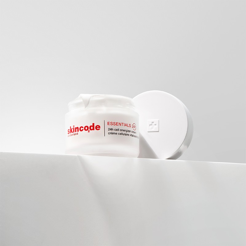 Skincode 24h Cell Energizer Cream dưỡng ẩm, ngăn ngừa lão hóa hiệu quả.