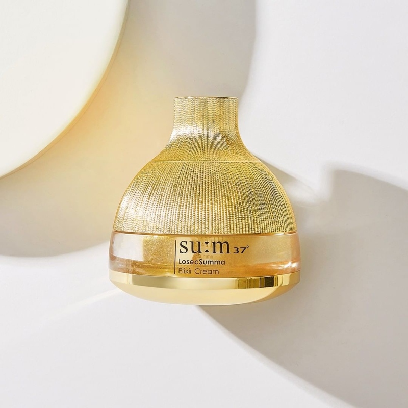 Sum37 Losec Summa Elixir Cream được mệnh danh là “thần dược vàng” của dòng Su:m37.