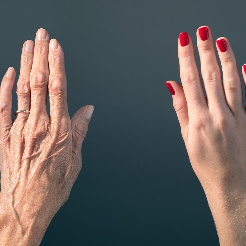 Kem dưỡng da tay giúp đẩy lùi lão hóa da hiệu quả.
