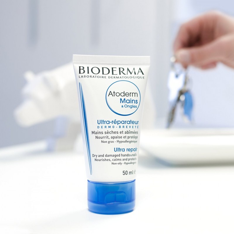 Bioderma Repair Hand Cream nhanh chóng cung cấp độ ẩm làm giảm sự khô ráp, nứt nẻ tay.