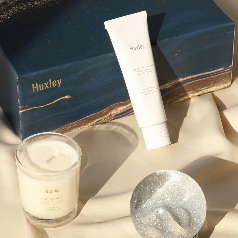 Huxley Hand Cream Velvet Touch chứa hàm lượng lớn dầu hạt lê gai.