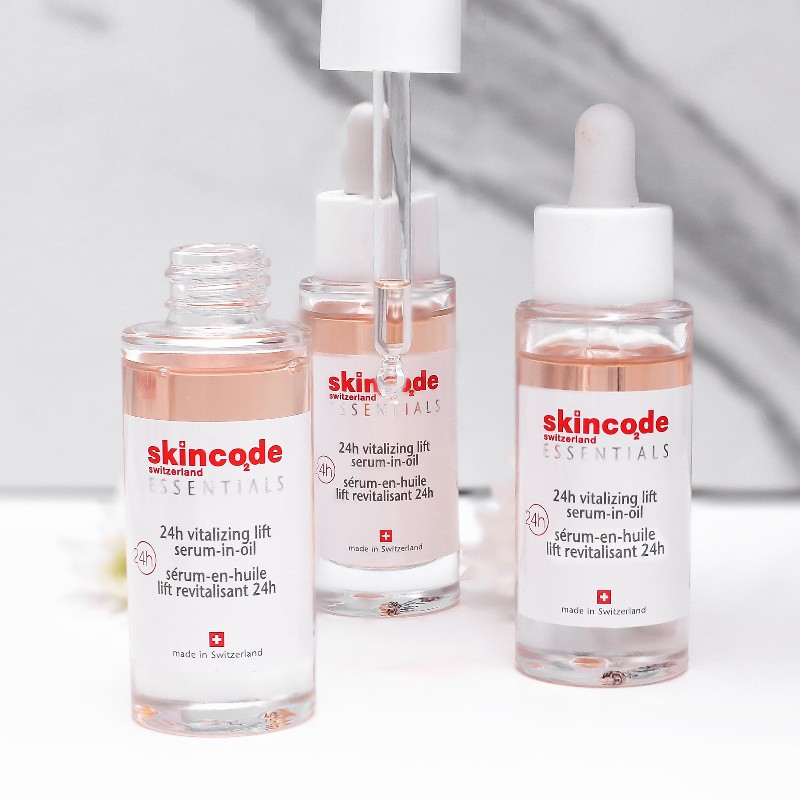 Skincode 24h Vitalizing Lift Serum In Oil cung cấp cho da lợi ích ưu việt trong việc ngăn ngừa lão hóa. 