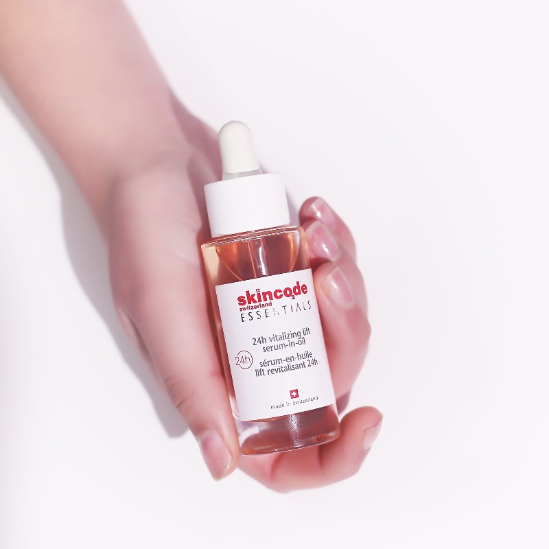Skincode 24h Vitalizing Lift Serum In Oil đã được kiểm tra da liễu tại Thụy Sỹ.