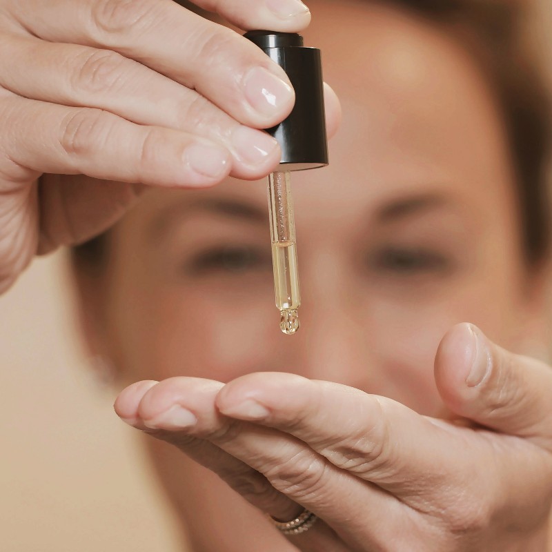 Serum phục hồi là một sản phẩm không thể thiếu trong chu trình skincare.