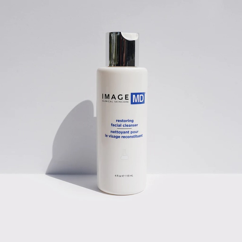 Sữa rửa mặt chống lão hóa Image MD Restoring Facial Cleanser là sự kết hợp giữa AHAs và BHA.