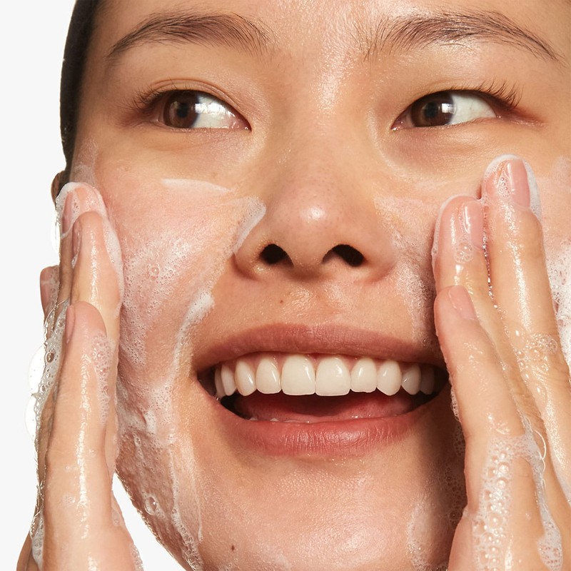 Sữa rửa mặt nên nhẹ nhàng để hỗ trợ tích cực cho quá trình sửa chữa và phục hồi của da.