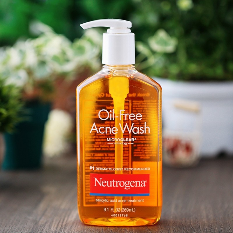 Neutrogena Oil-Free Acne Wash có độ pH thấp, thích hợp với mọi loại da.