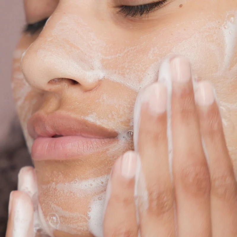 Kiên trì thực hiện 1-2 lần/ngày và đảm bảo rằng bạn làm sạch da mỗi đêm. 